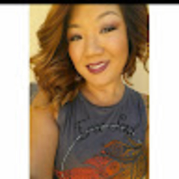 Meet your Posher, Vanesa - Picture 1 of 1